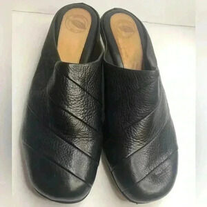 Nurture Ladies Black Leather Slide on Mule Comfort shoe size 7.5M